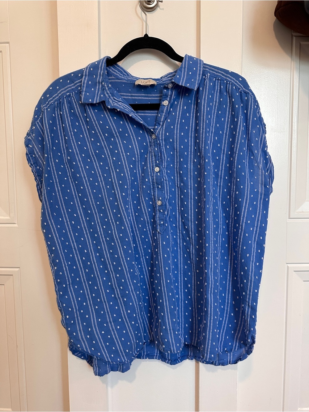 LOFT Blue Button-Front Short Sleeve Shirt with White Dot & Stripe